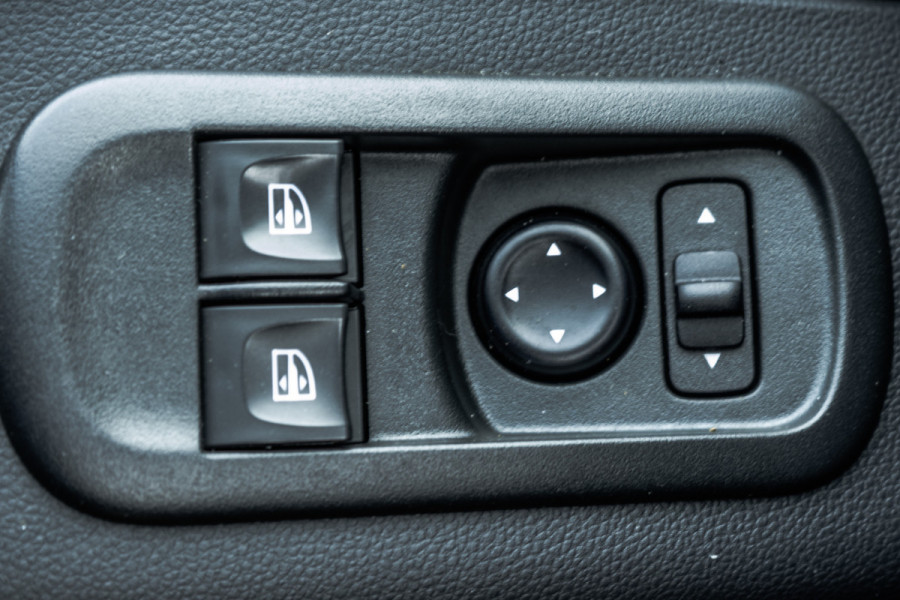 Renault Trafic 2.3dCi 145PK Bakwagen met deuren | LED | Camera | Navi | Airco