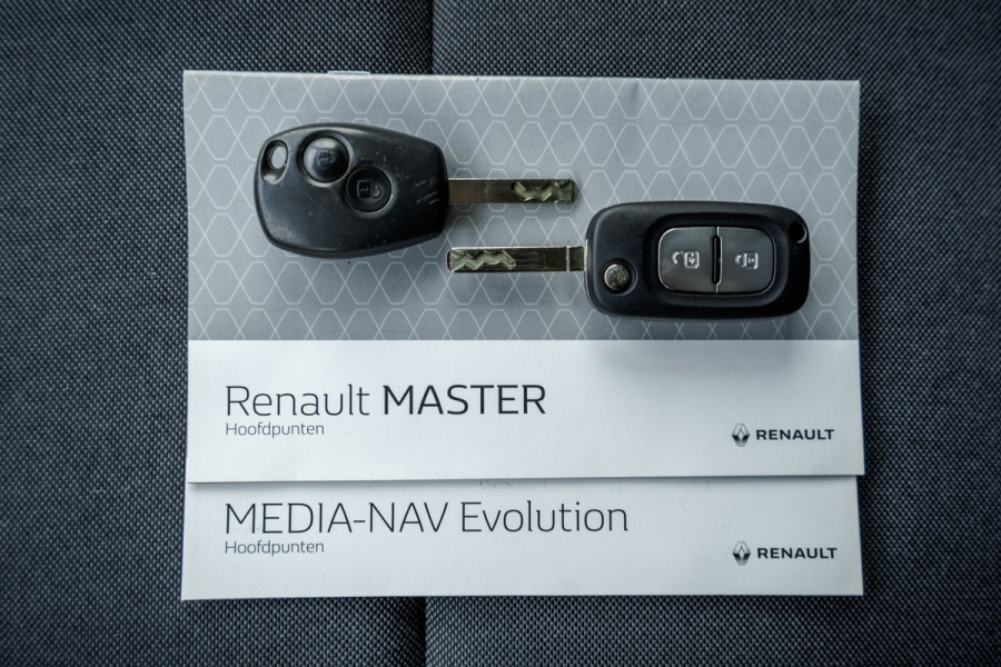 Renault Trafic 2.3dCi 145PK Bakwagen met deuren | LED | Camera | Navi | Airco