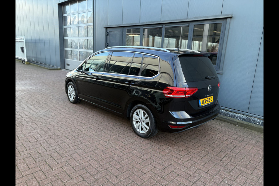 Volkswagen Touran 1.5 TSi 150pk Highline 7-persoons NAVI/CARPLAY/CLIMA/ADAPT/CRUISE/PDC