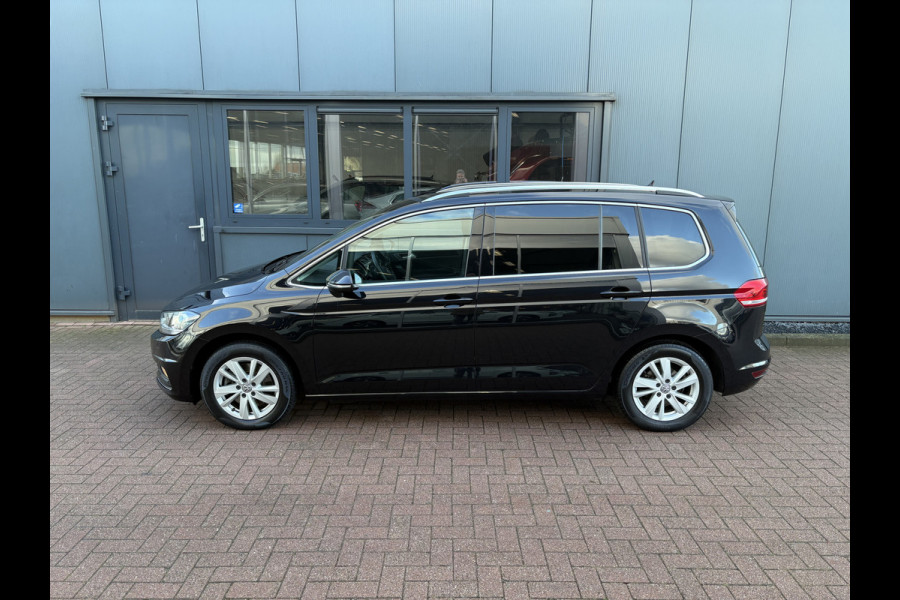 Volkswagen Touran 1.5 TSi 150pk Highline 7-persoons NAVI/CARPLAY/CLIMA/ADAPT/CRUISE/PDC