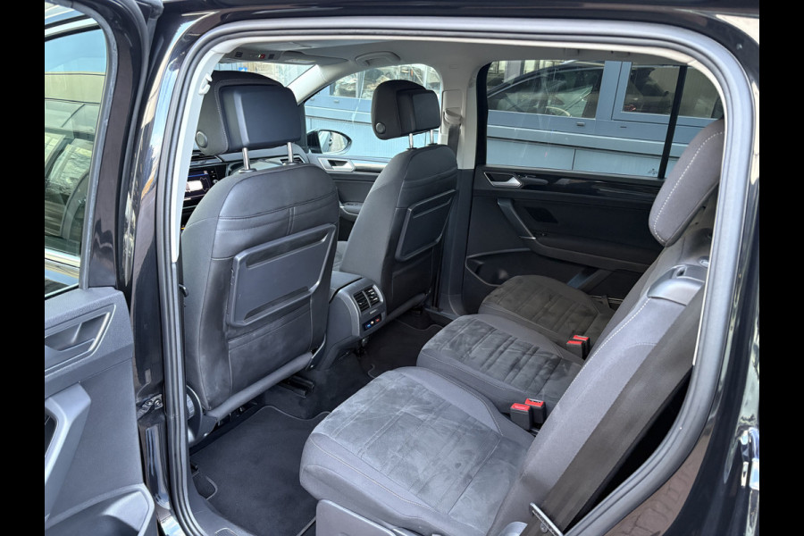 Volkswagen Touran 1.5 TSi 150pk Highline 7-persoons NAVI/CARPLAY/CLIMA/ADAPT/CRUISE/PDC