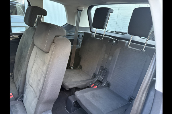 Volkswagen Touran 1.5 TSi 150pk Highline 7-persoons NAVI/CARPLAY/CLIMA/ADAPT/CRUISE/PDC