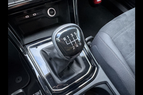 Volkswagen Touran 1.5 TSi 150pk Highline 7-persoons NAVI/CARPLAY/CLIMA/ADAPT/CRUISE/PDC