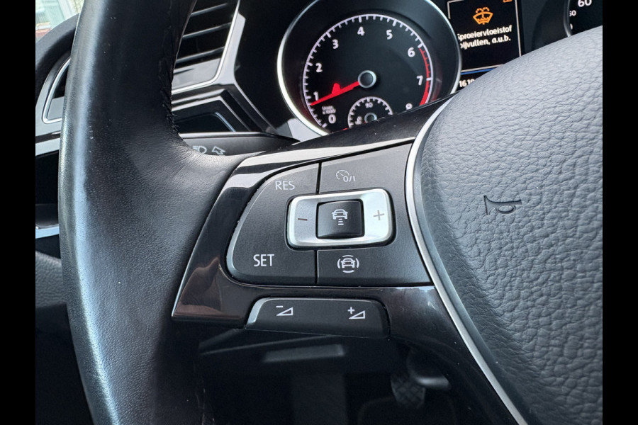 Volkswagen Touran 1.5 TSi 150pk Highline 7-persoons NAVI/CARPLAY/CLIMA/ADAPT/CRUISE/PDC