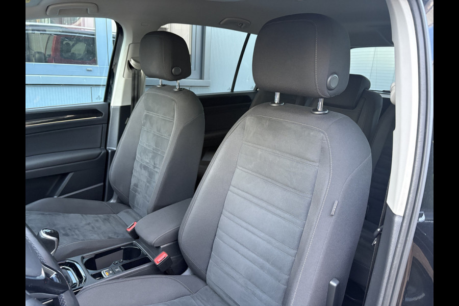 Volkswagen Touran 1.5 TSi 150pk Highline 7-persoons NAVI/CARPLAY/CLIMA/ADAPT/CRUISE/PDC