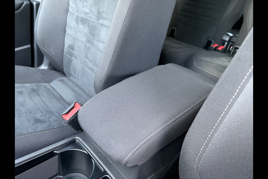 Volkswagen Touran 1.5 TSi 150pk Highline 7-persoons NAVI/CARPLAY/CLIMA/ADAPT/CRUISE/PDC