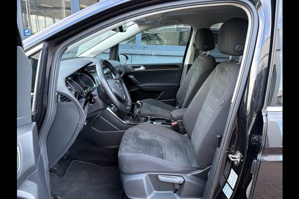 Volkswagen Touran 1.5 TSi 150pk Highline 7-persoons NAVI/CARPLAY/CLIMA/ADAPT/CRUISE/PDC