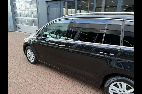 Volkswagen Touran 1.5 TSi 150pk Highline 7-persoons NAVI/CARPLAY/CLIMA/ADAPT/CRUISE/PDC
