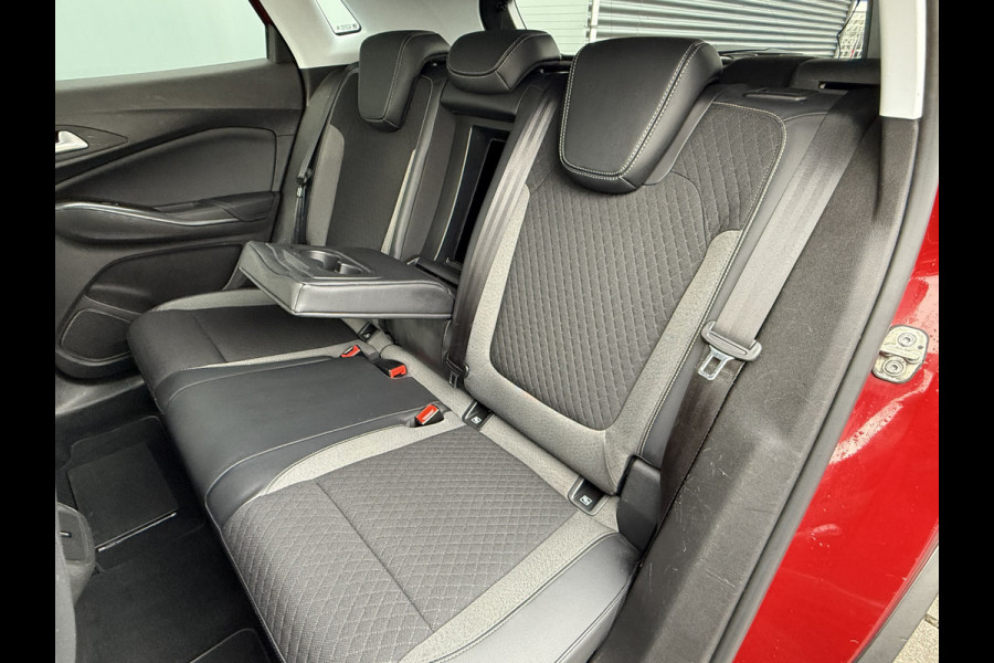 Opel Grandland X BWJ 2019 | 1.2T 131PK Bus Executive AUTOMAAT | TREKHAAK | CAMERA A | LEDER/STOF | NAVI | CLIMA | STOELVERW | CARPLAY | PRIVACY GLASS |