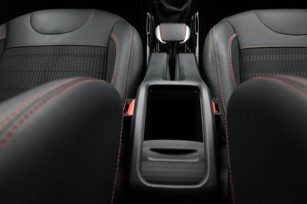 Peugeot 2008 1.2 GT-Line*ECC*CRUISE*NAVI*HAAK*CAM*CARPLAY*