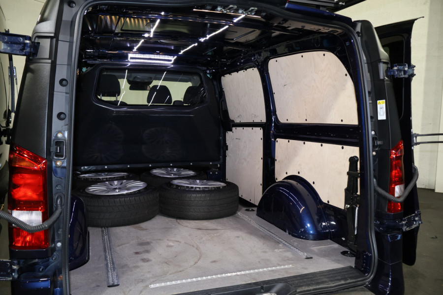 Mercedes-Benz Vito 119 CDI Automaat Led Distronic Navigatie Imperiaal