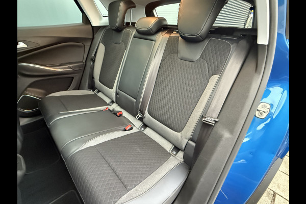 Opel Grandland X BWJ 2019 | 1.2T 131PK Bus. Executive | TREKHAAK | PANO DAK | CLIMA | NAVI | 18'' LMV | CARPLAY | SPORTSTOELEN | PDC 2X