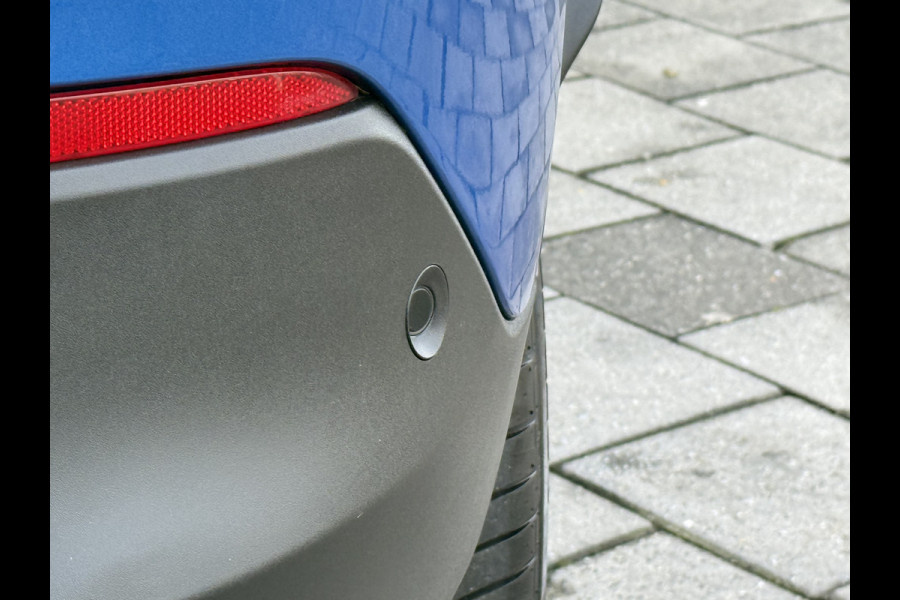 Opel Grandland X BWJ 2019 | 1.2T 131PK Bus. Executive | TREKHAAK | PANO DAK | CLIMA | NAVI | 18'' LMV | CARPLAY | SPORTSTOELEN | PDC 2X