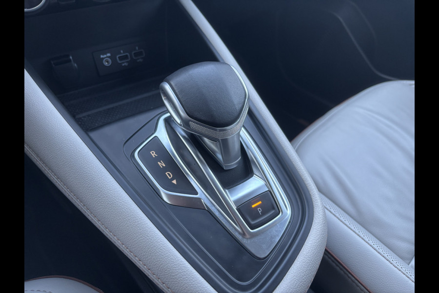 Renault Captur 1.3 TCe 130 Initiale Paris | Stuurverwarming | Leer | Adaptieve Cruise | Dodehoek Detectie