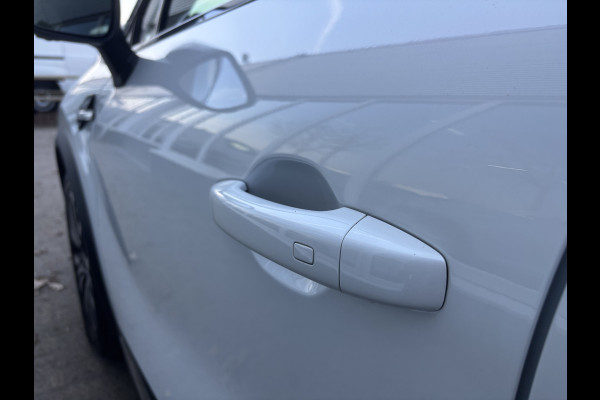 Renault Captur 1.3 TCe 130 Initiale Paris | Stuurverwarming | Leer | Adaptieve Cruise | Dodehoek Detectie