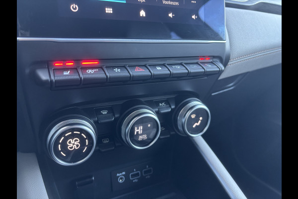 Renault Captur 1.3 TCe 130 Initiale Paris | Stuurverwarming | Leer | Adaptieve Cruise | Dodehoek Detectie