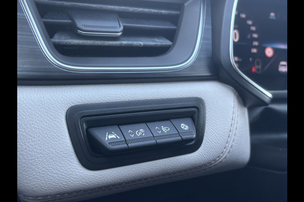 Renault Captur 1.3 TCe 130 Initiale Paris | Stuurverwarming | Leer | Adaptieve Cruise | Dodehoek Detectie