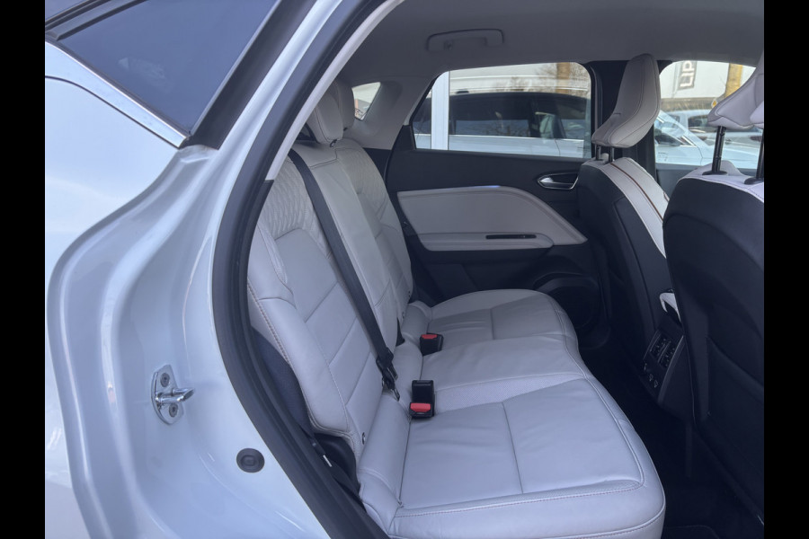 Renault Captur 1.3 TCe 130 Initiale Paris | Stuurverwarming | Leer | Adaptieve Cruise | Dodehoek Detectie