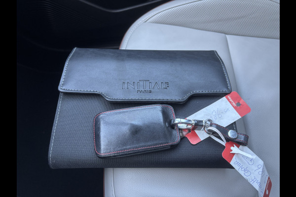 Renault Captur 1.3 TCe 130 Initiale Paris | Stuurverwarming | Leer | Adaptieve Cruise | Dodehoek Detectie