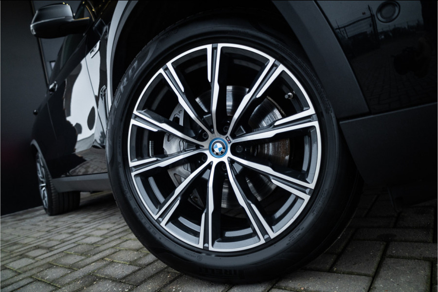 BMW X5 xDrive45e Executive - Panorama | Luchtvering | Memory | 360 Camera | M Sport Interieur