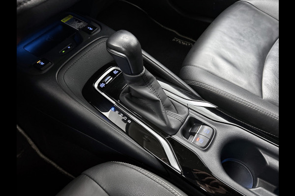 Toyota Corolla 1.8 Hybrid Executive Sedan / Leder / Navigatie / Xenon / Pdc.V+A / Airco-ecc./ Radio multimedia / Apk 03-2027