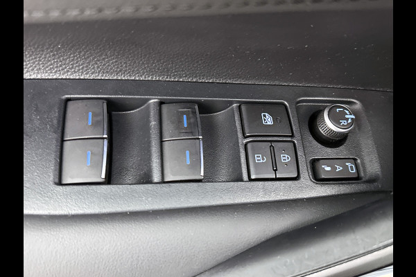 Toyota Corolla 1.8 Hybrid Executive Sedan / Leder / Navigatie / Xenon / Pdc.V+A / Airco-ecc./ Radio multimedia / Apk 03-2027
