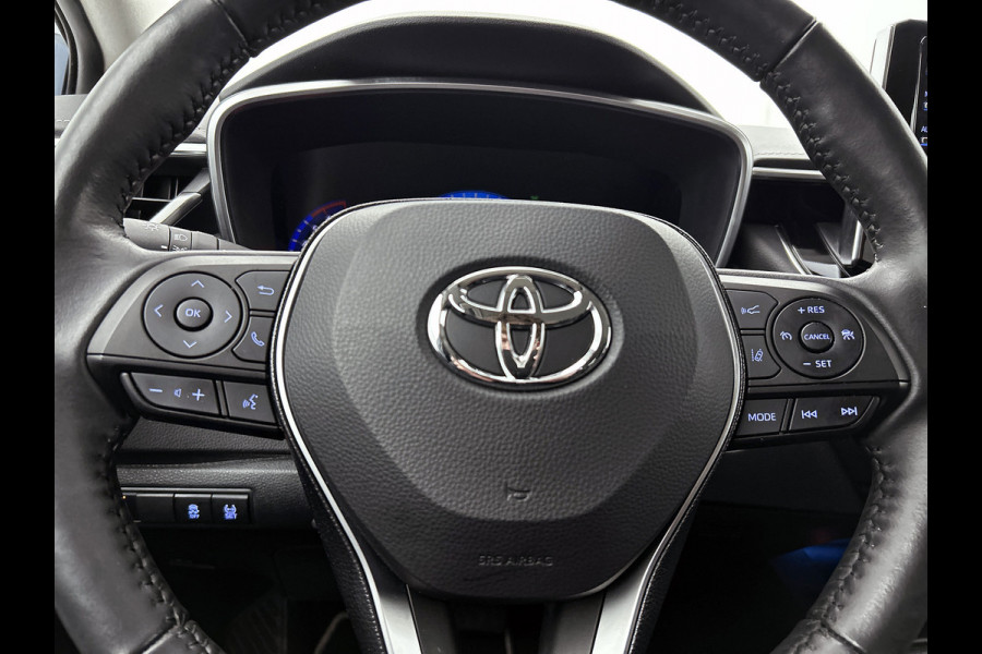 Toyota Corolla 1.8 Hybrid Executive Sedan / Leder / Navigatie / Xenon / Pdc.V+A / Airco-ecc./ Radio multimedia / Apk 03-2027