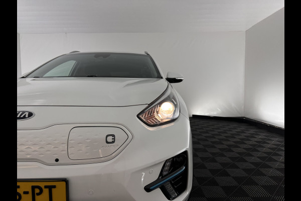 Kia e-Niro DynamicLine 64 kWh [ 3-Fase ] {SOH-100%} (INCL-BTW) Aut.*HEATPUMP | LEATHER-FABRIC | NAVI-FULLMAP | DAB+ | ADAPTIVE-CRUISE | CAMERA | HEATED-COMFORTSEATS | KEYLESS | DIGI-COCKPIT | SHIFTPADDLES | CARPLAY | LANE-ASSIST | 17"ALU*