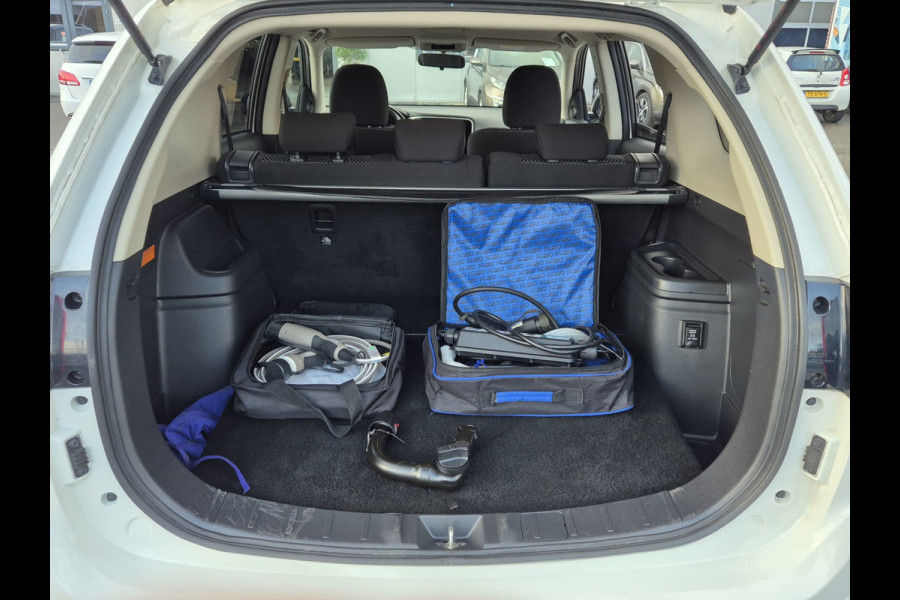 Mitsubishi Outlander 2.4 PHEV Pure Trekhaak Navi
