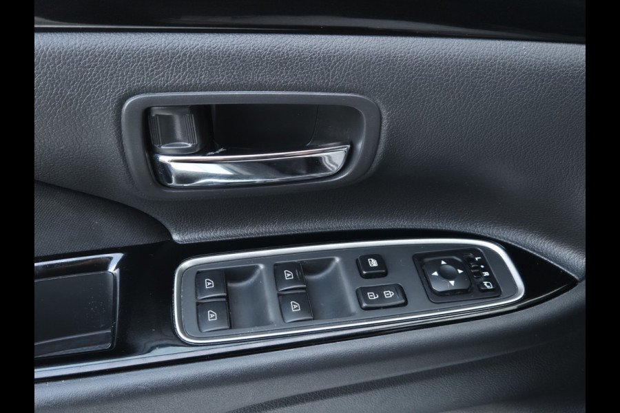 Mitsubishi Outlander 2.4 PHEV Pure Trekhaak Navi