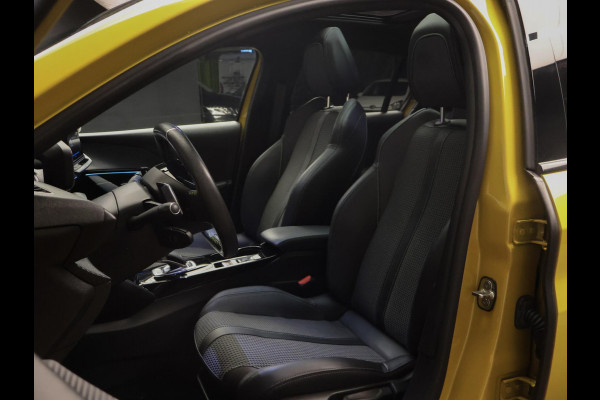 Peugeot 208 1.2 PureTech GT-line Sport (APPLE CARPLAY,NAVI,CAMERA,DIGITAL COCKPIT,CLIMATE,CRUISE,GETINT,SPORTSTOELEN,LM VELGEN)