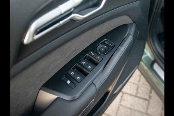 Kia Sportage 1.6 T-GDi Hybrid GT-Line | Schuifkanteldak | Stoel en stuurverwarming | PDC