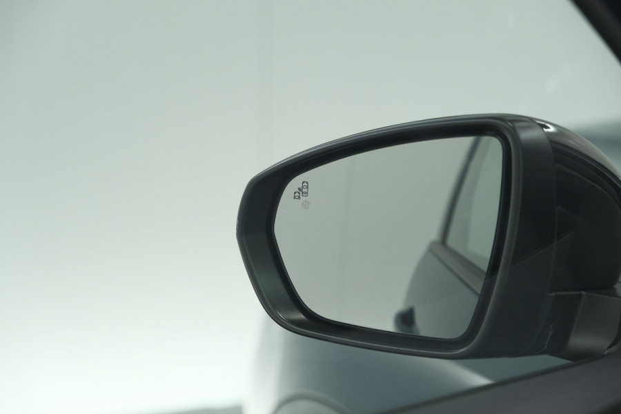 Peugeot 3008 1.6 HYbrid 225 Active Pack Business | Camera | Adaptieve Cruise Control | Dodehoekdetectie | Apple Carplay