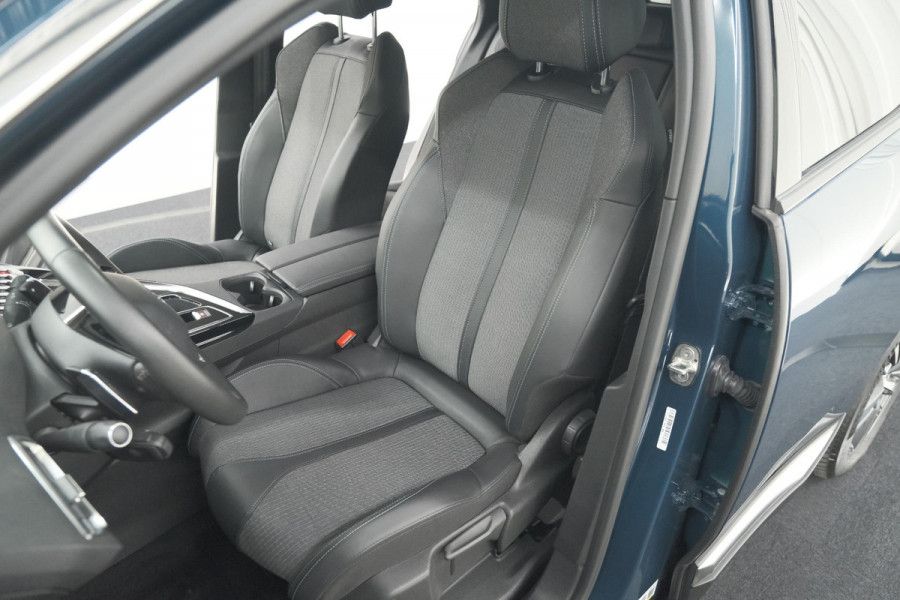 Peugeot 3008 1.6 HYbrid 225 Active Pack Business | Camera | Adaptieve Cruise Control | Dodehoekdetectie | Apple Carplay