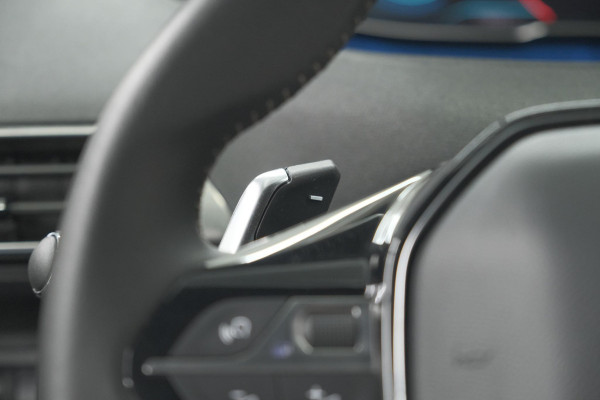 Peugeot 3008 1.6 HYbrid 225 Active Pack Business | Camera | Adaptieve Cruise Control | Dodehoekdetectie | Apple Carplay