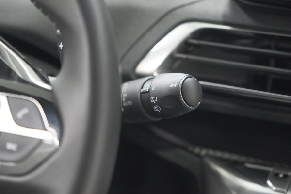 Peugeot 3008 1.6 HYbrid 225 Active Pack Business | Camera | Adaptieve Cruise Control | Dodehoekdetectie | Apple Carplay