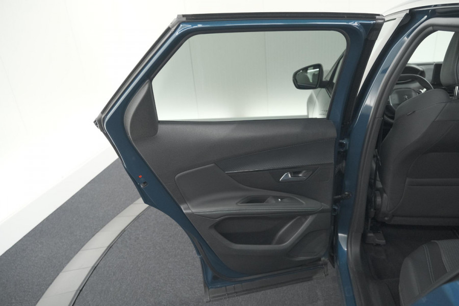 Peugeot 3008 1.6 HYbrid 225 Active Pack Business | Camera | Adaptieve Cruise Control | Dodehoekdetectie | Apple Carplay