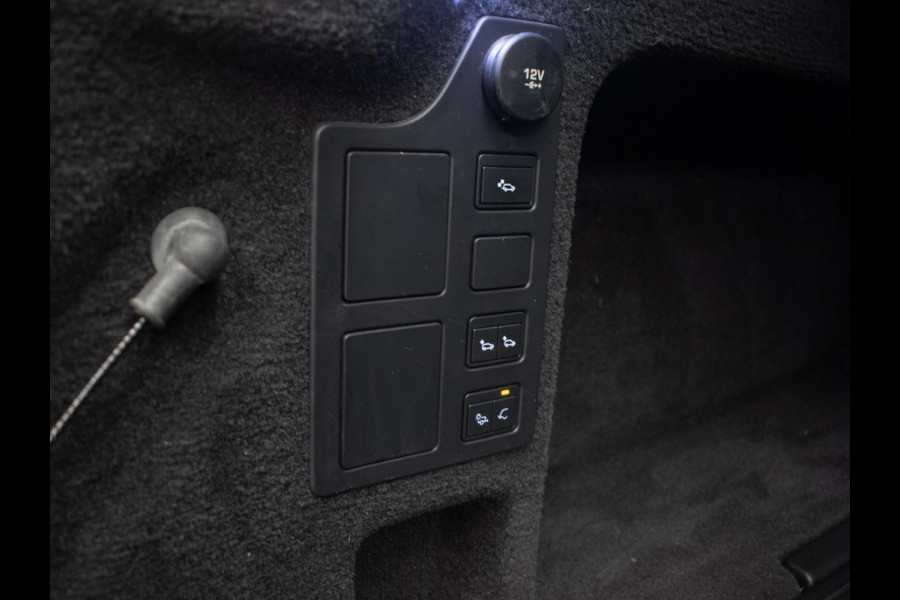 Land Rover Discovery 3.0 Sd6 HSE Luxury GRIJSKENTEKEN (CARPLAY,PANORAMADAK,MERIDIAN,LEDER,STOELVERWARMING,CAMERA,360 VIEW,PDC)