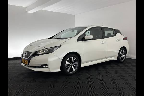 Nissan Leaf Acenta 40 kWh (INCL-BTW) Aut. *HEATPUMP | ADAPTIVE-CRUISE | KEYLESS | TOPVIEW | NAVI-FULLMAP | BLINDSPOT | DAB+ | HEATED-COMFORTSEATS | DIGI-COCKPIT | PRIVACYGLASS | 16"ALU*