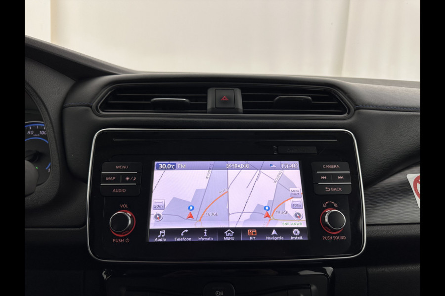 Nissan Leaf Acenta 40 kWh (INCL-BTW) Aut. *HEATPUMP | ADAPTIVE-CRUISE | KEYLESS | TOPVIEW | NAVI-FULLMAP | BLINDSPOT | DAB+ | HEATED-COMFORTSEATS | DIGI-COCKPIT | PRIVACYGLASS | 16"ALU*