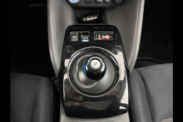 Nissan Leaf Acenta 40 kWh (INCL-BTW) Aut. *HEATPUMP | ADAPTIVE-CRUISE | KEYLESS | TOPVIEW | NAVI-FULLMAP | BLINDSPOT | DAB+ | HEATED-COMFORTSEATS | DIGI-COCKPIT | PRIVACYGLASS | 16"ALU*