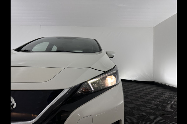 Nissan Leaf Acenta 40 kWh (INCL-BTW) Aut. *HEATPUMP | ADAPTIVE-CRUISE | KEYLESS | TOPVIEW | NAVI-FULLMAP | BLINDSPOT | DAB+ | HEATED-COMFORTSEATS | DIGI-COCKPIT | PRIVACYGLASS | 16"ALU*