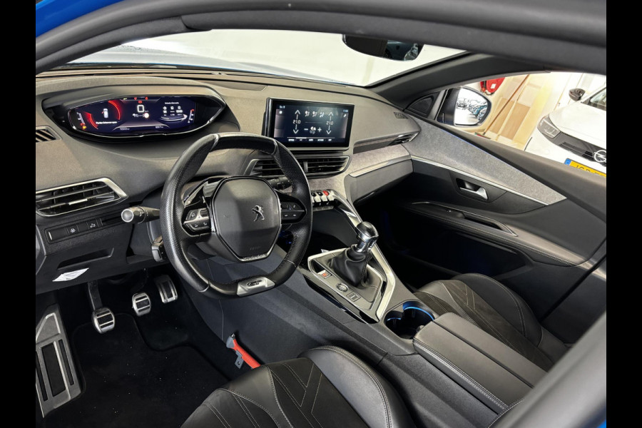 Peugeot 3008 1.2 PureTech GT Alcantara | Stoelverwarming | Navigatie | Elektrische achterklep | Dodehoekdetectie | Achteruitrijcamera