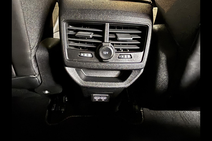 Peugeot 3008 1.2 PureTech GT Alcantara | Stoelverwarming | Navigatie | Elektrische achterklep | Dodehoekdetectie | Achteruitrijcamera