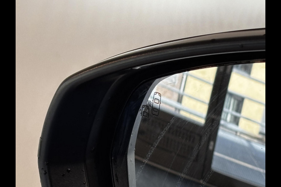 Peugeot 3008 1.2 PureTech GT Alcantara | Stoelverwarming | Navigatie | Elektrische achterklep | Dodehoekdetectie | Achteruitrijcamera