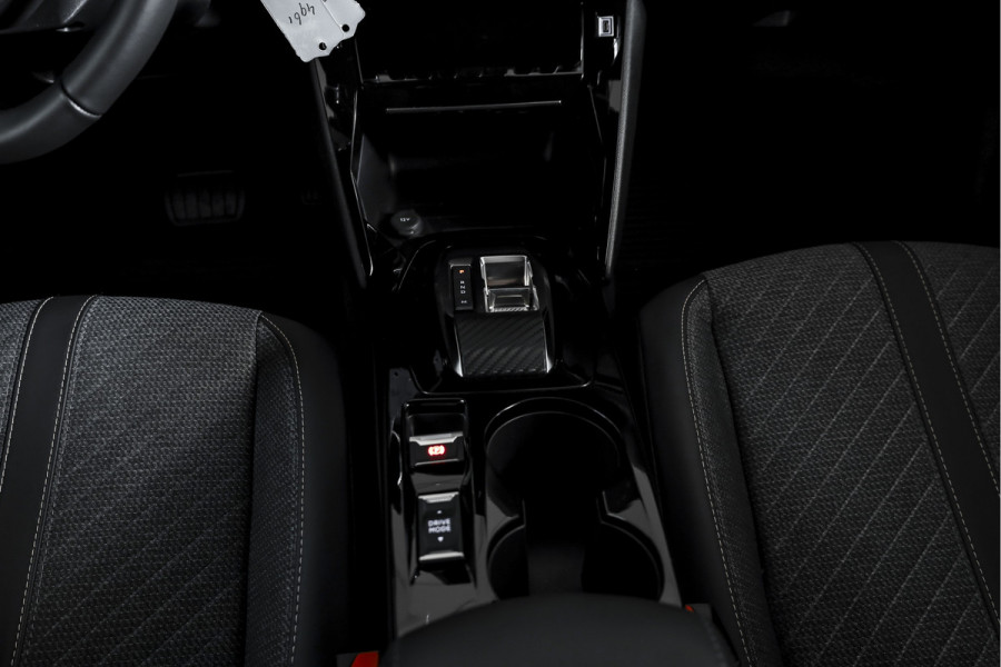 Peugeot 2008 1.2 Hybrid 145 Allure - Automaat | Dig. Cockpit | Adapt. Cruise | Stoelverw. | PDC | Camera | App. Connect | ECC | DAB | LM 17" | 2301