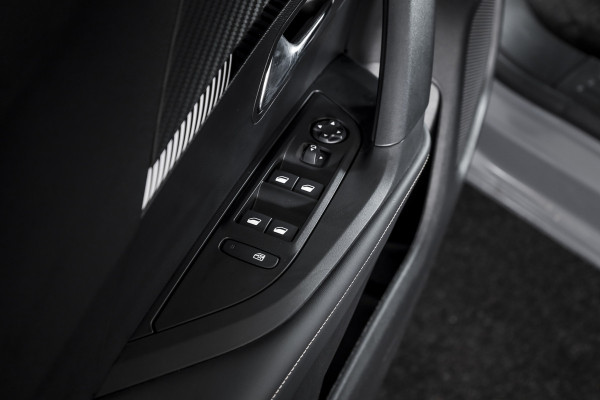 Peugeot 2008 1.2 Hybrid 145 Allure - Automaat | Dig. Cockpit | Adapt. Cruise | Stoelverw. | PDC | Camera | App. Connect | ECC | DAB | LM 17" | 2301