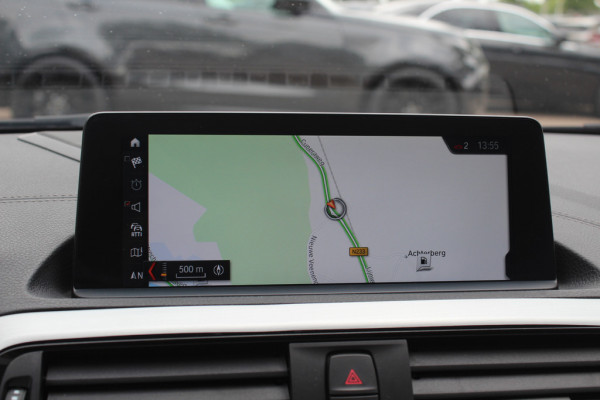 BMW 1-serie 118i Edition M Sport Shadow High Exe. / Leder / Navigatie / Parkeerhulp achter / Keyless / 18'' / Getint glas / Stoelverwarming / Cruise Control