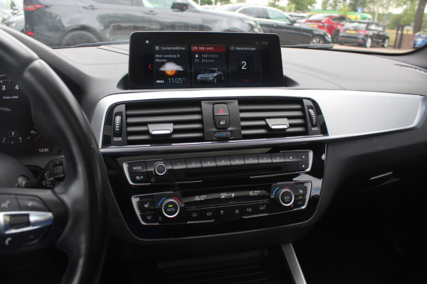 BMW 1-serie 118i Edition M Sport Shadow High Exe. / Leder / Navigatie / Parkeerhulp achter / Keyless / 18'' / Getint glas / Stoelverwarming / Cruise Control