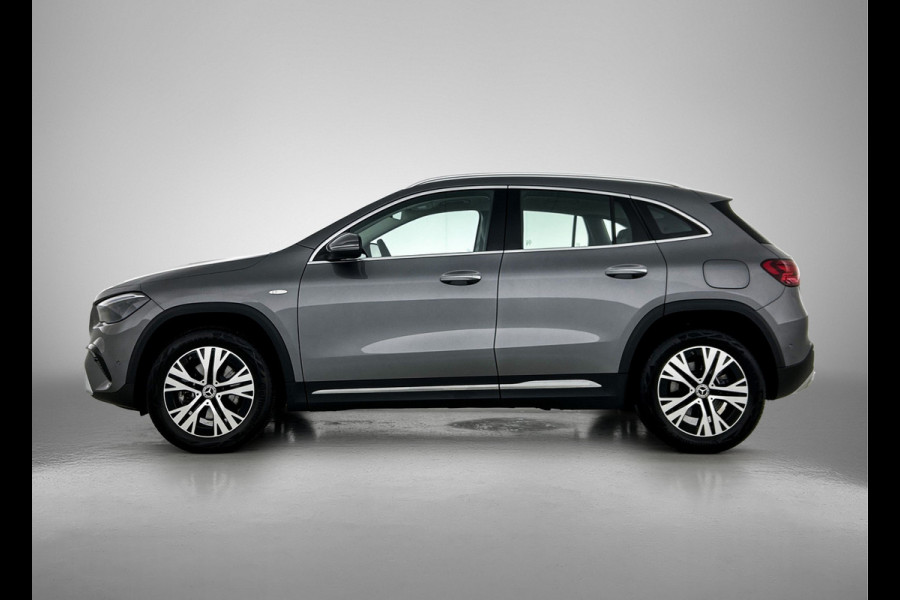 Mercedes-Benz GLA 250 e Plug-In Hybride Trekhaak | Distronic | Sfeerverlichting | Stuur en Stoelverwarming | Ledkoplampen Inclusief 24 maanden MB Certified garantie voor Europa.